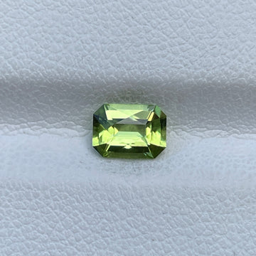 0.83ct Emerald Cut Peridot Gem – Ideal for Ring, Pendant or Fine Jewelry