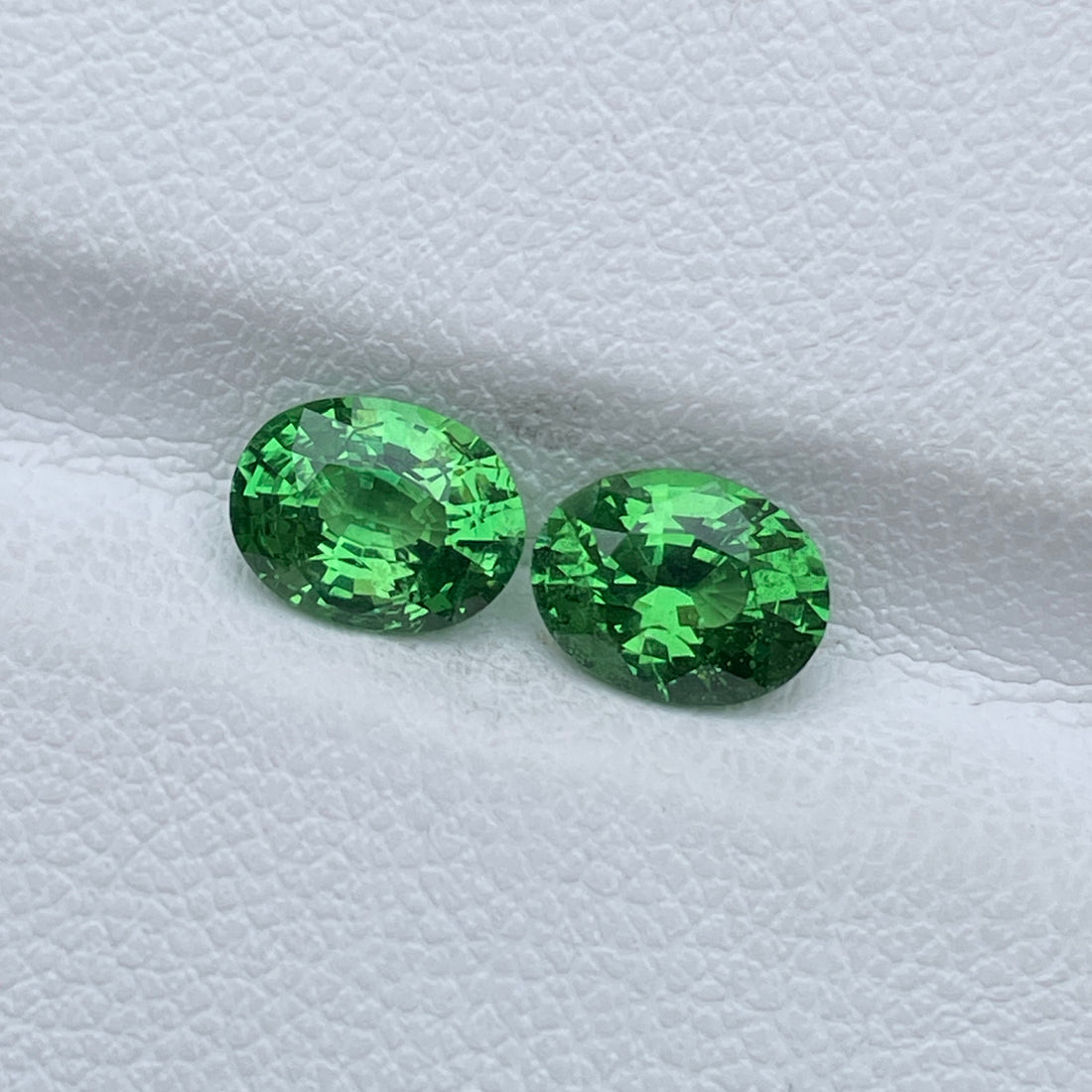 2.30 Cts Natural Green Tsavorite Matching Pair Oval Cut for Earrings or Ring