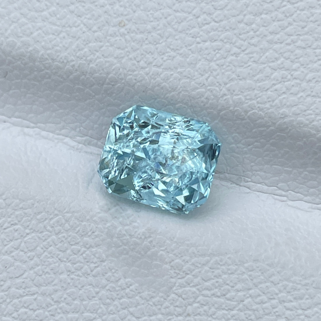 1.62 Cts Aquamarine Loose Gemstone – Radiant Cut, Perfect for J