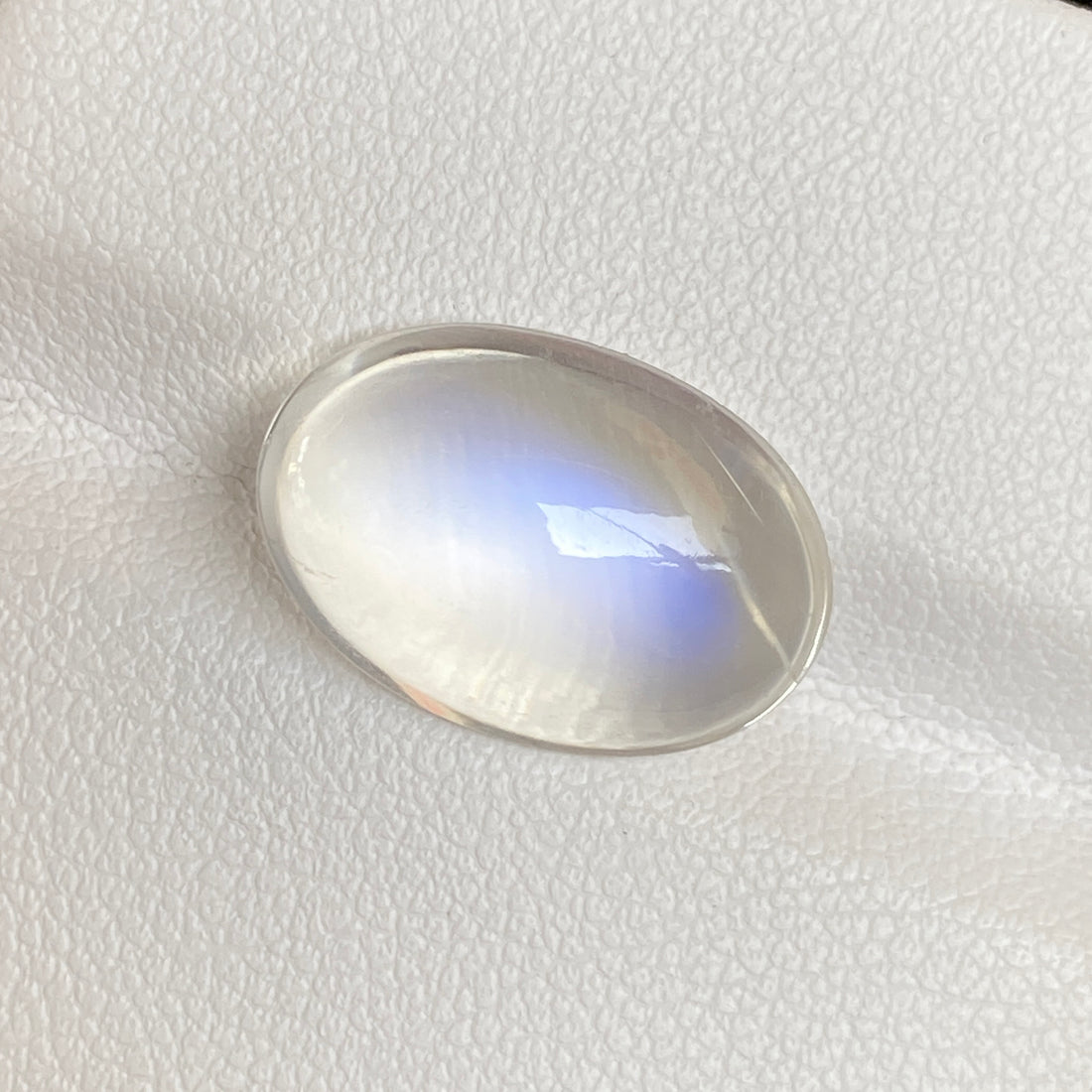 Natural Blue Sheen Moonstone 8.06 Cts Oval Gemstone Fashion Jewelry Making