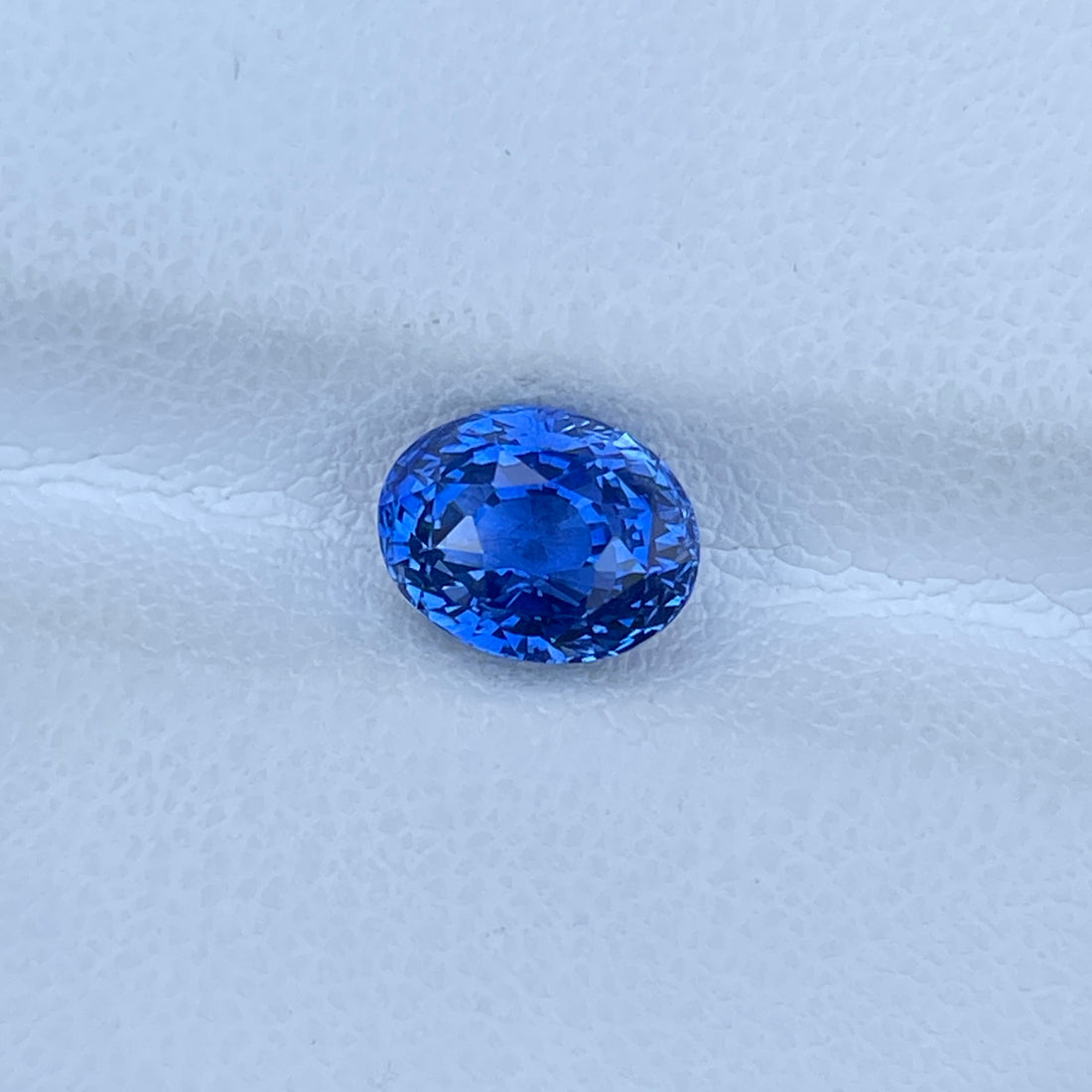 Natural Blue Sapphire 2.60 Cts Oval Cut Sparkling Stone for Custom Jewelry