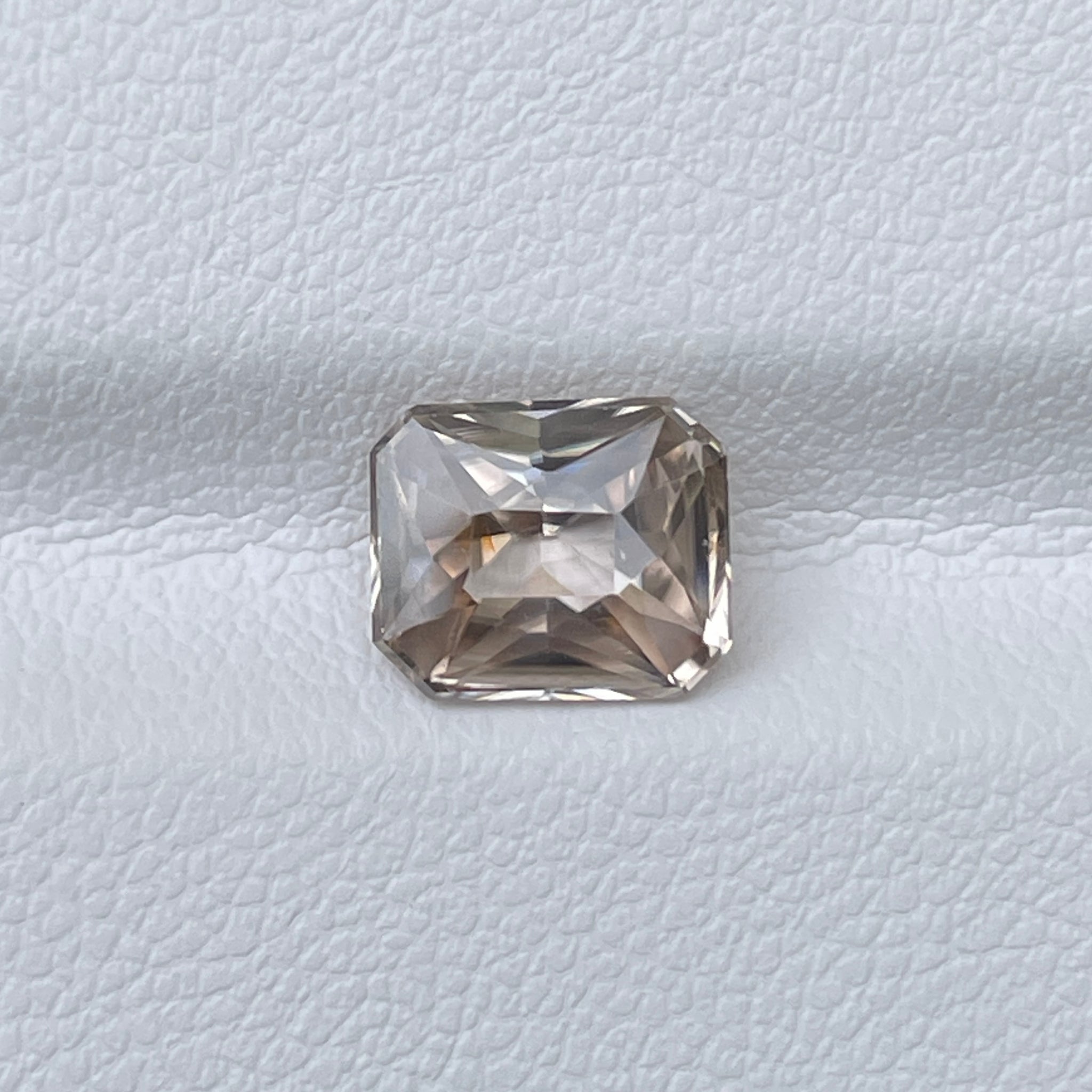 Natural Peach Zircon 2.79Ct Radiant Cut Gemstone for Fine Custom Jewelry