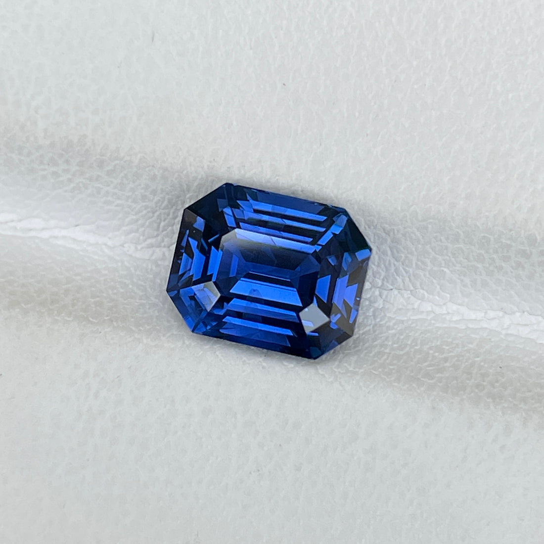 Cornflower Blue Sapphire Emerald Cut Gemstone: 4.62 ct Certified