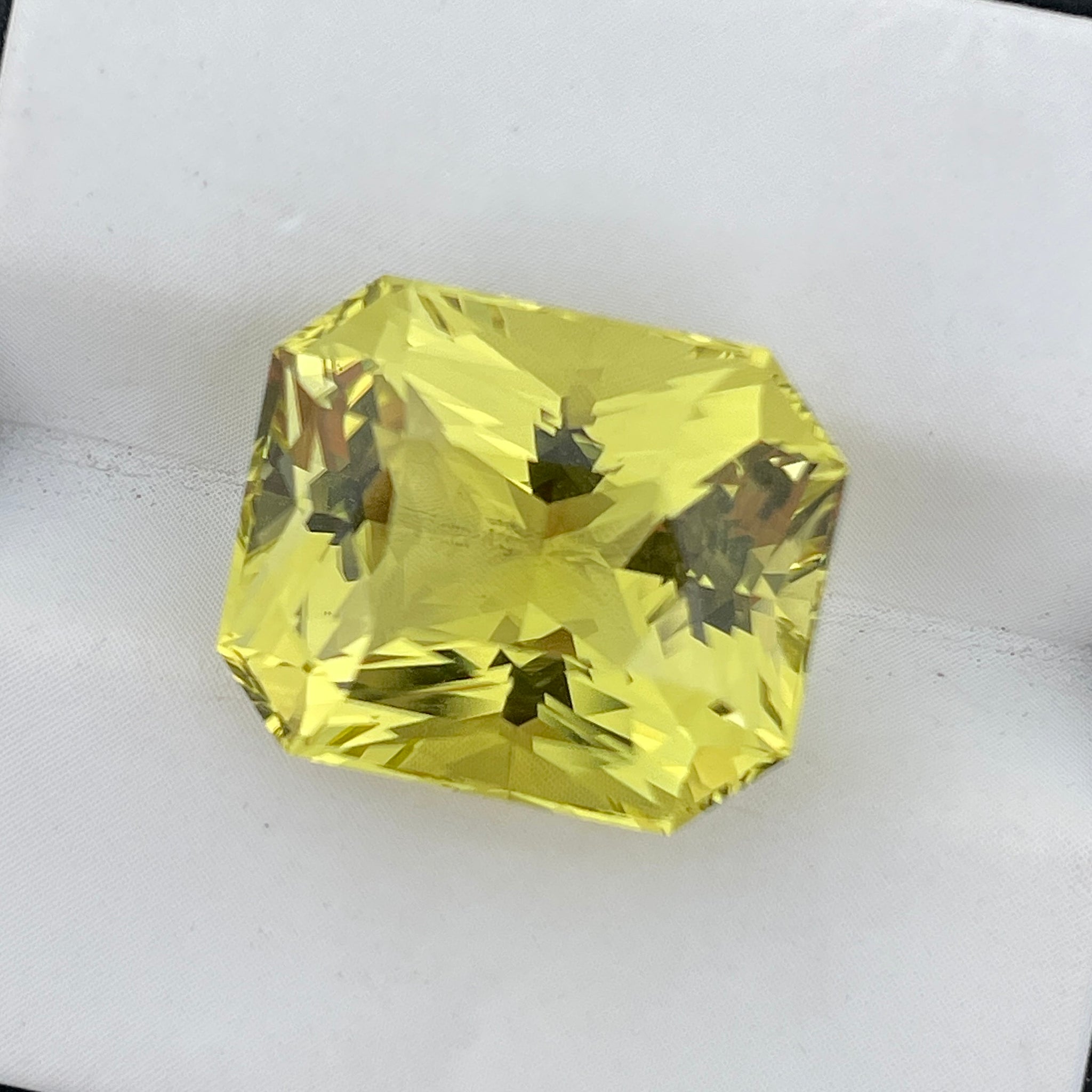 11.41 Cts Natural Yellow Lemon Quartz Radiant Cut Loose Gemstone Jewels