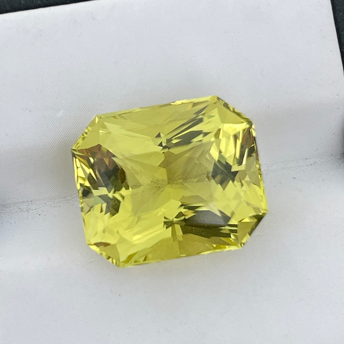 11.41 Cts Natural Yellow Lemon Quartz Radiant Cut Loose Gemstone Jewels