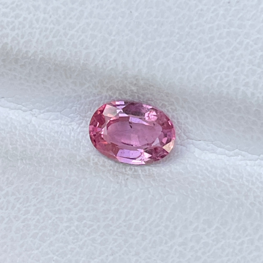 Certified Natural Padparadscha Sapphire – 1.00 Ct Oval Gemstone for Ring