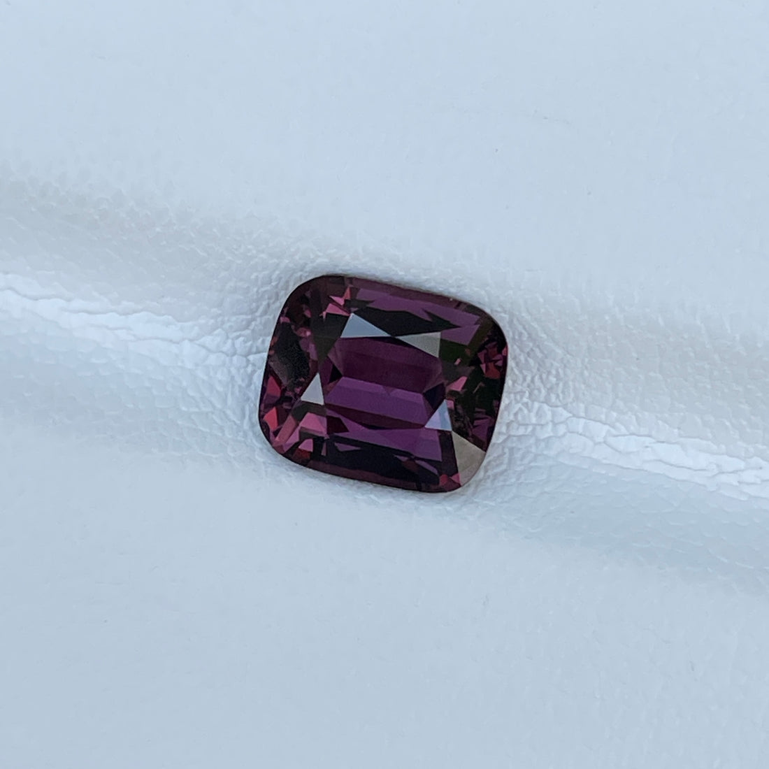 Natural Purplish Pink Spinel 2.64ct Cushion Cut Gemstone for Fine Jewelry